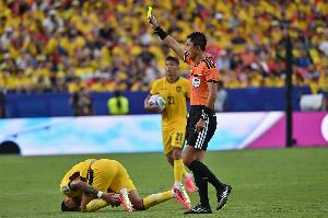 津媒：马宁执法表现得到FIFA肯定，大部分业内人也认为他控场沉稳-23