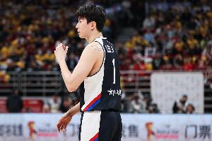 寒冰射手！李贤重20分钟8投仅1中拿7分7板 三分6中0-4r