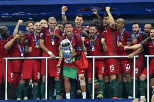 欧洲杯夺冠10周年！葡萄牙前主帅：C罗场上场下都起到决定性作用