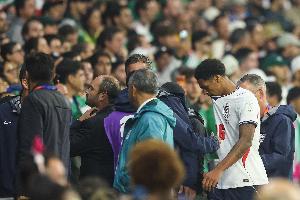 记者：宽萨直红停赛两场正确 问题在于FIFA对巴洛贡和C罗区别对待-jw