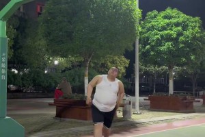免费尼克斯1对阵马刺全场录像