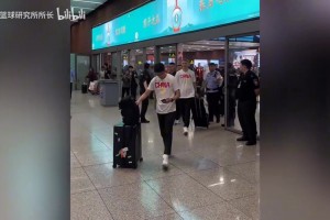 免费马刺大战尼克斯进球集锦
