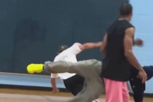 极速马刺VS尼克斯2进球集锦